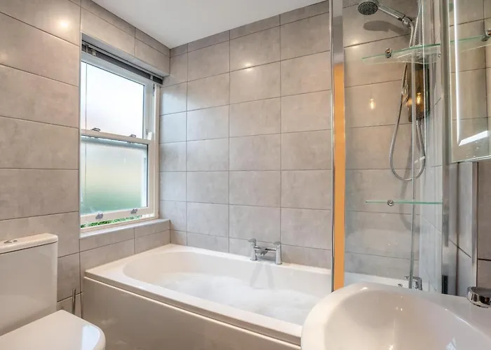 3 Bed In Oc-h33106 Holiday home *