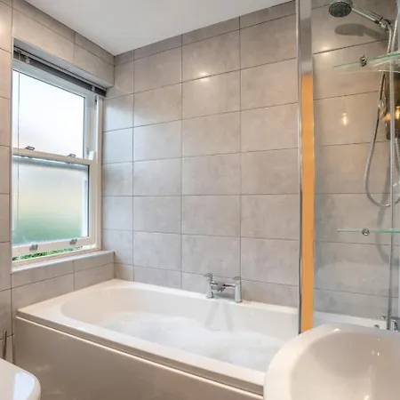 3 Bed In Oc-h33106 펜션 휫비